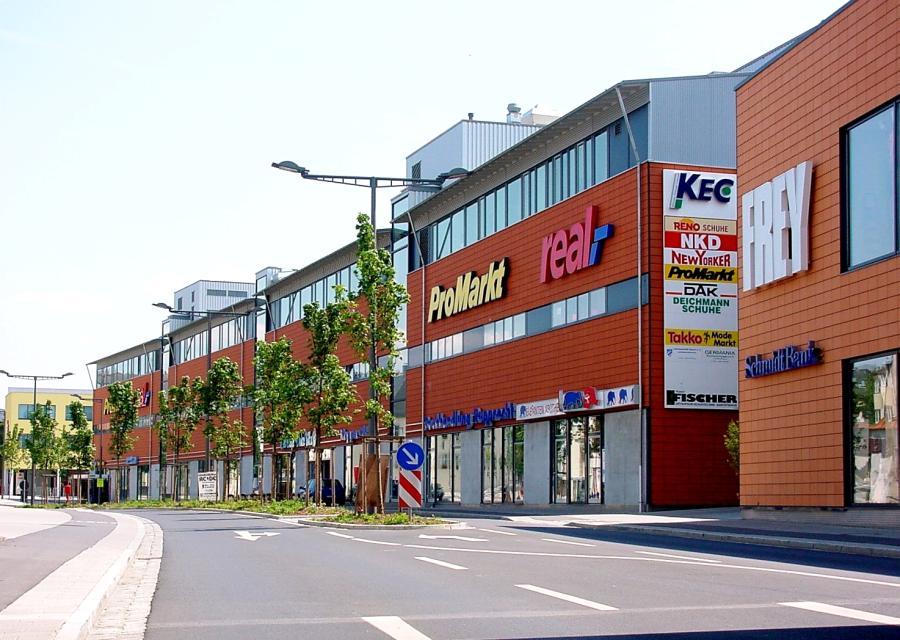 Das KEC-Einkaufszentrum Marktredwitz beinhaltet eine große Anzahl an Geschäften, Gastronomie-Betrieben und Dienstleistern. Das Kaufland im KEC ist von 7.00 bis 20.00 Uhr geöffnet.
