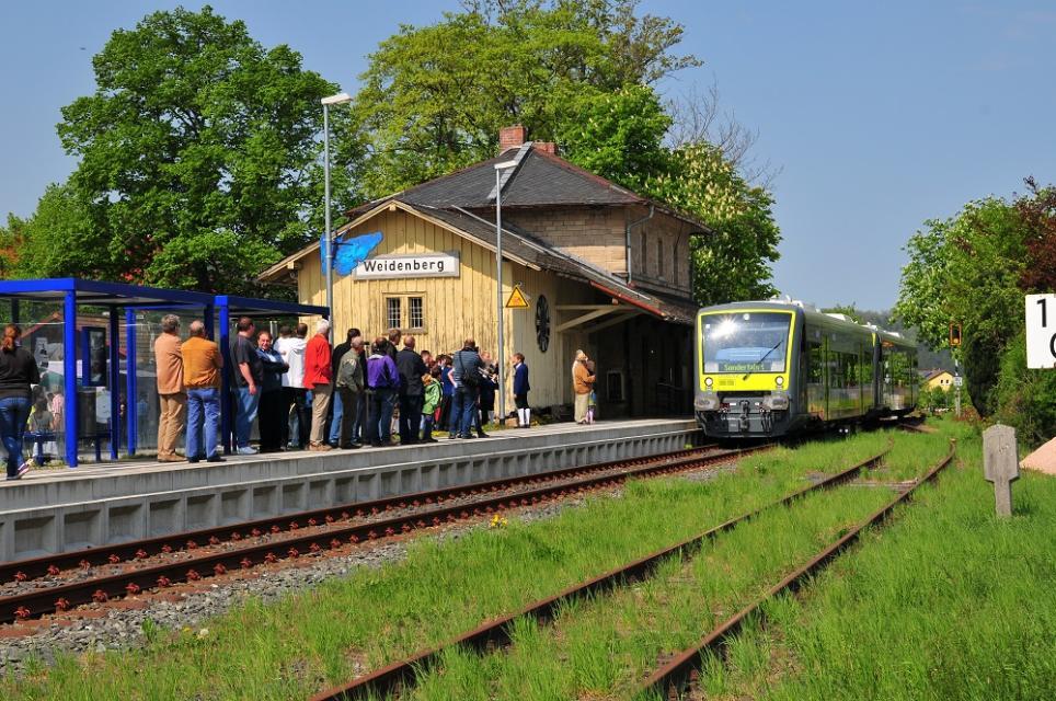 Die Bahnstrecke Bayreuth - Weidenberg ist 23 Km lang. Die Strecke wurde 2007 nach einer Grundsanierung wiedereröffnet.