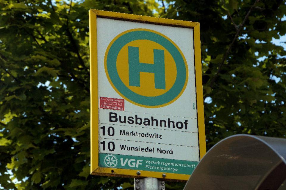 Bushaltestelle für den Radbus (1. Mai bis 1. November 2021) und für den VGF
