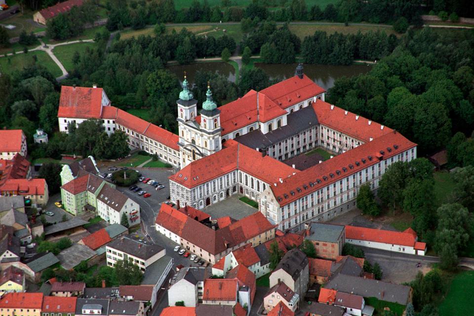 Ob Stiftsbasilika, Klosterbibibliothek oder klassische Konzerte: Das Kloster Waldsassen ist vielfältig und ein Muss für Kulturliebhaber!