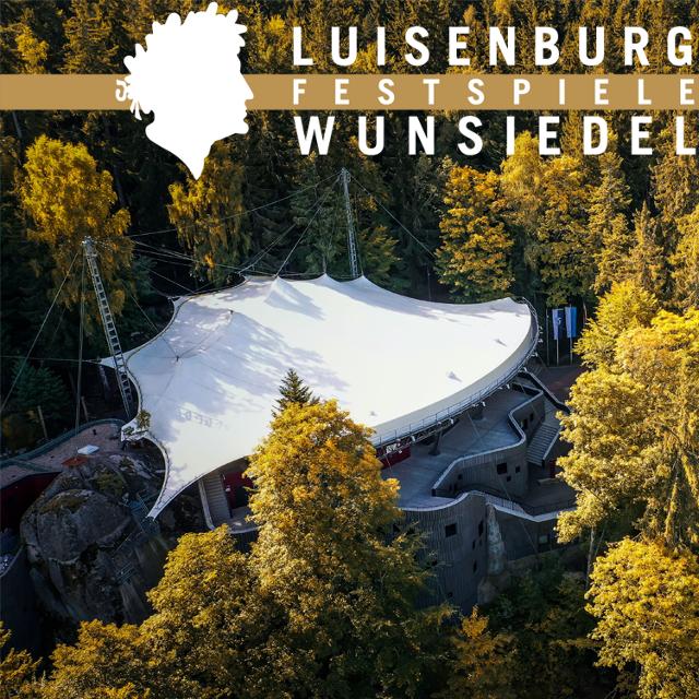 Die Luisenburg-Festspiele sind Theaterfestspiele, die alljährlich im ältesten Freilicht-Theater Deutschlands stattfinden. Jedes Jahr wird ein wechselndes vielfältiges Programm gezeigt.