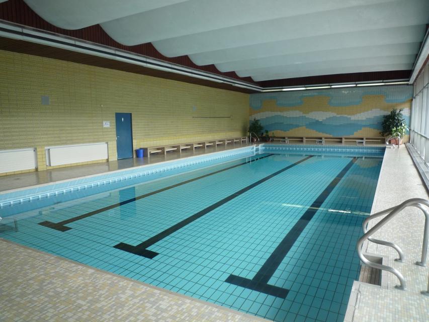 Durch den Umbau wurde die Schwimmhalle zu einer sogenannten Lehrschwimmhalle umfunktioniert, welches zur Folge hat, dass diese vorrangig der Schulnutzung durch die Grund- und Mittelschule, sowie den Landkreissch...