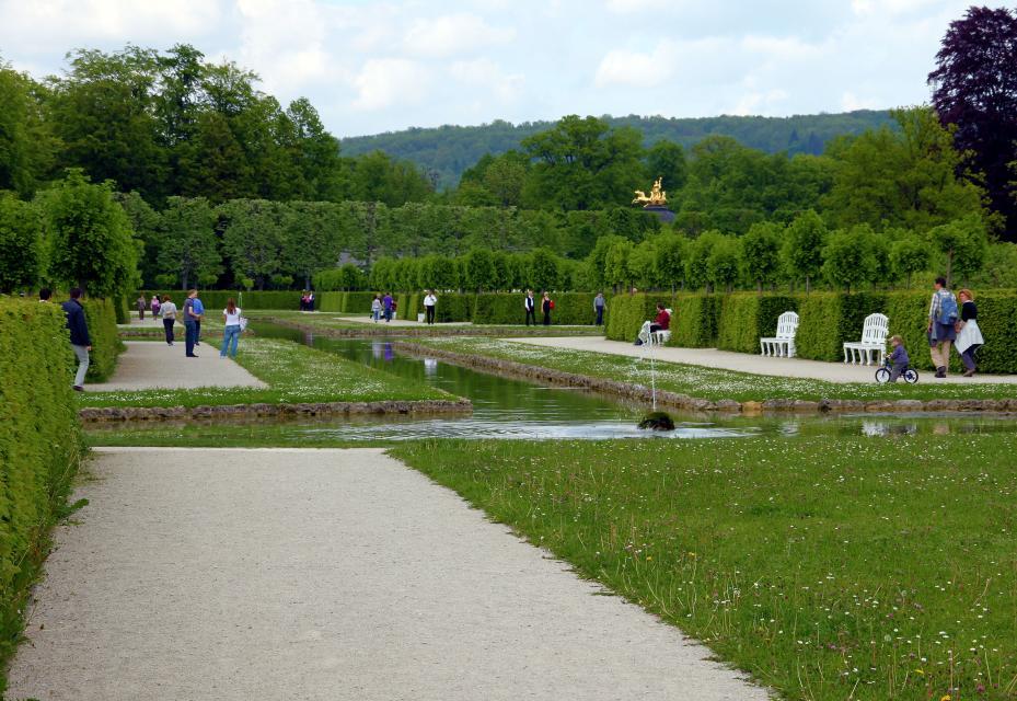Die Eremitage ist eine 1715 entstandene historische Parkanlage vor den Toren der Stadt Bayreuth. Sie beherbergt unter anderem das Alte Schloss mit innerer Grotte und Wasserspielen.