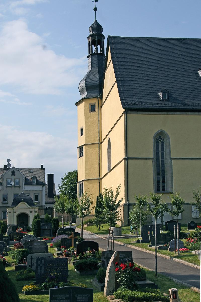 Die Friedhofskirche zur Heiligen Dreifaltigkeit gehört zu den größten Sakralbauten, die nach der Reformation im Markgrafentum Bayreuth errichtet wurden.