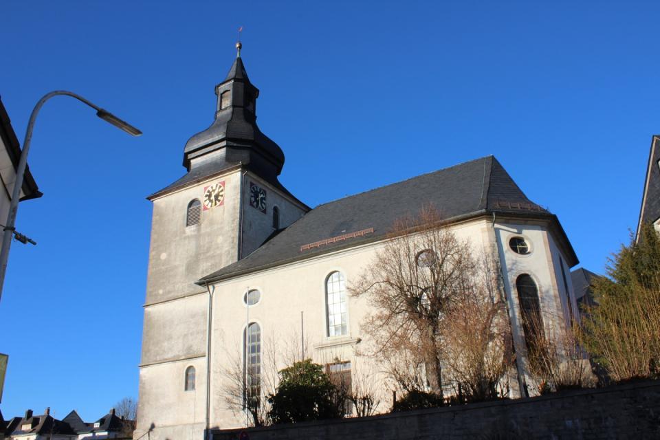 Ökumene und Glaubenstoleranz – das sind zwei Begriffe, die in Stammbach bereits eine lange Tradition haben. Vielleicht aus fränkischem Pragmatismus. Das zeigt sich schon an der Hauptkirche der Marktgemeinde: einer evangelischen Marienkirche. 
