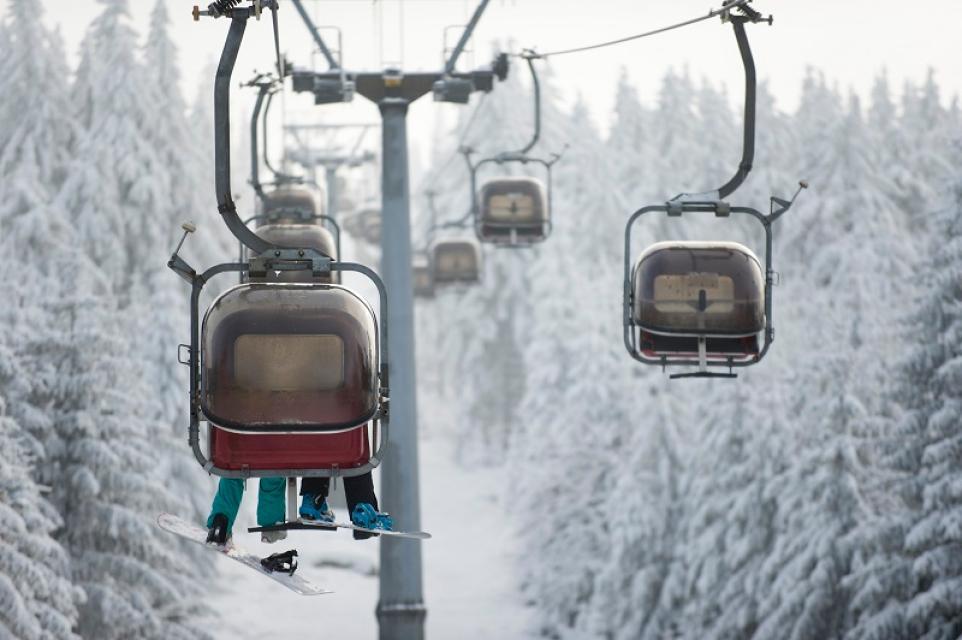 Echtes alpines Skivergnügen - natürlich auch für Snowboarder - versprechen die beiden Abfahrten Ochsenkopf Nord und Ochsenkopf Süd. Die Pisten sind sowohl für Anfänger, als auch für Fortgeschrittene bestens geeignet.