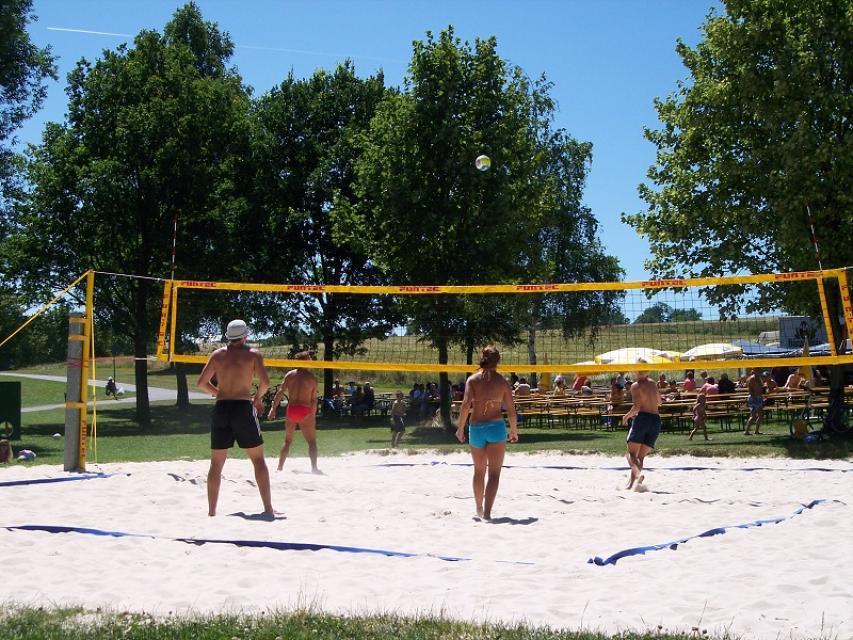 Sommer, Sonne, Fun! Der Sandplatz lädt zum Spielen ein 