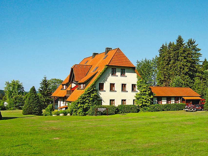 Hotel garni Barbara mit Ferienwohnungen Hottenroth - in idyllischer, ruhiger Lage am Waldrand im Zentrum des Fichtelgebirges in Fleckl gelegen.