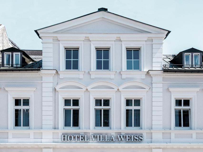 Die ehemalige Fabrikantenvilla WEISS, im Herzen der Stadt Helmbrechts zentral und ruhig gelegen, wurde zu einem Boutique-Hotel umgebaut.