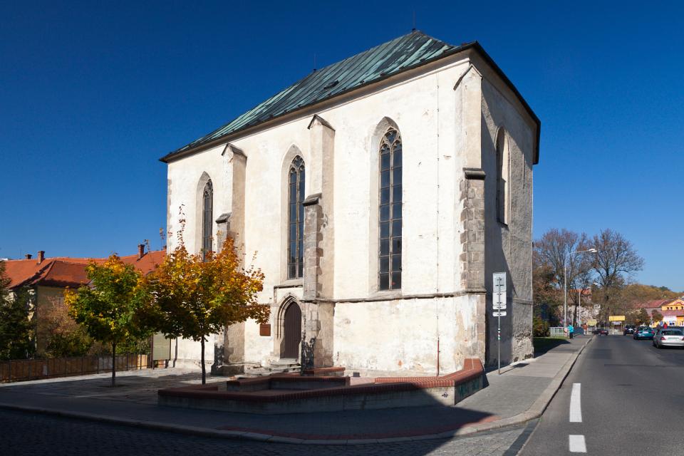 Ehemalige Spitalkirche des Kreuzordens mit dem roten Stern, im Jahre 1414 fertiggebaut.