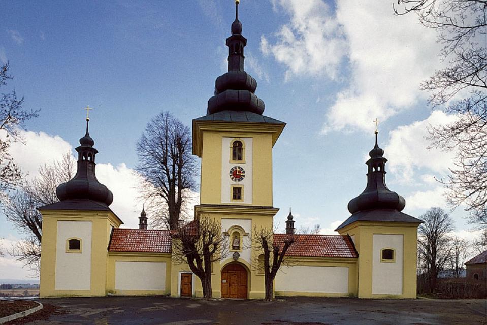 Frühbarocke Wallfahrtskirche, die der Jungfrau Maria geweiht ist und sich in Stary Hroznatov, 5 km von Cheb befindet.