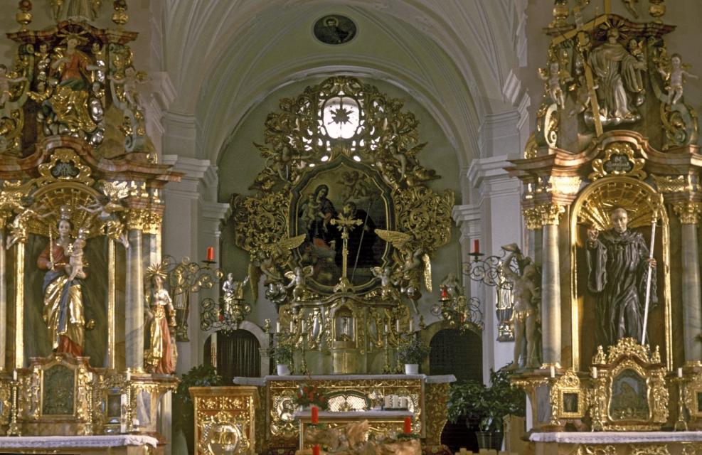 Die barocke Pfarrkirche St. Leonhard in Leonberg war früher dem Bistumspatron St. Emmeram geweiht.