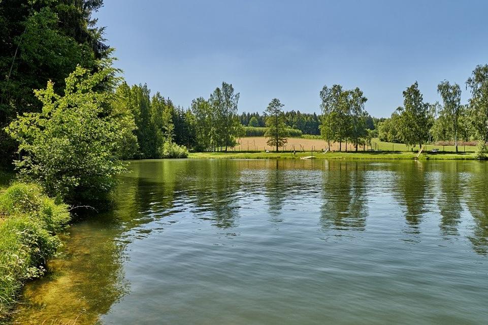 Die Freizeitanlage „Nageler See“ mit dem ortsbildprägenden  Natur-Badesee lädt zu jeder Jahreszeit ein, Freizeit zu genießen.