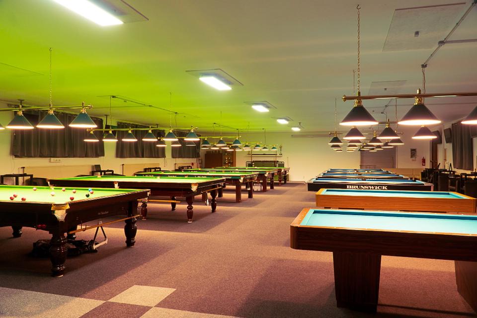 Billardsportarten Snooker, Pool u. KarambolÖffnungszeiten: Billardinteressenten können sich jeweils am Dienstag u. Donnerstag von 17 - 19 Uhr bei Horst Kraus melden.