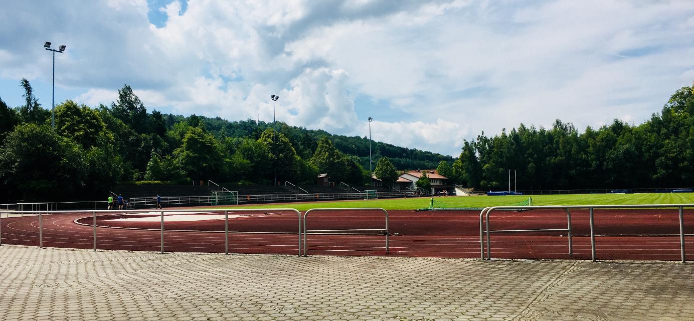 Vielseitige Sportmöglichkeiten im Leichtathletik-Stadion der Festspielstadt Wunsiedel. 