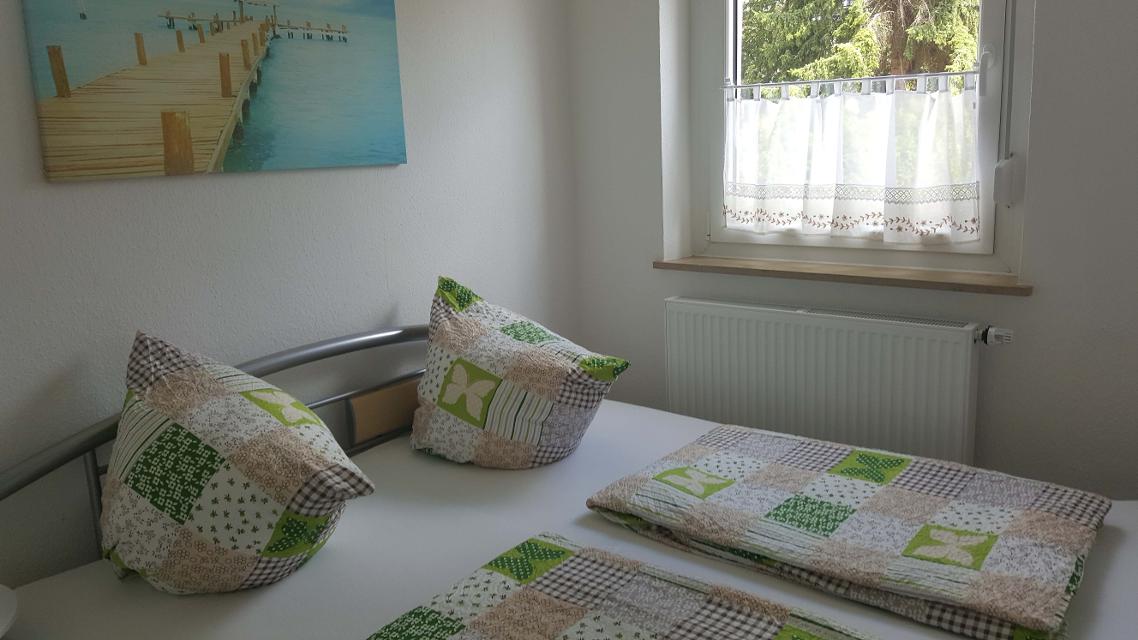 10 Ferienwohnungen für bis zu 20 Personen in zwei Häusern, ab 35,00 Euro/Nacht