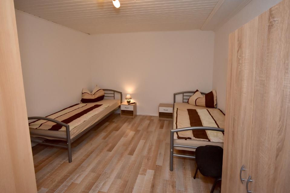 Gäste-, Monteurzimmer und Apartments, 24/40m², bis 50 Personen, ab 10,00 Euro/Nacht