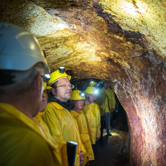 Entdecken Sie die unterirdische Welt und die Bergbaugeschichte bei einer Führung durch das Bergwerk Werra in Weißenstadt.