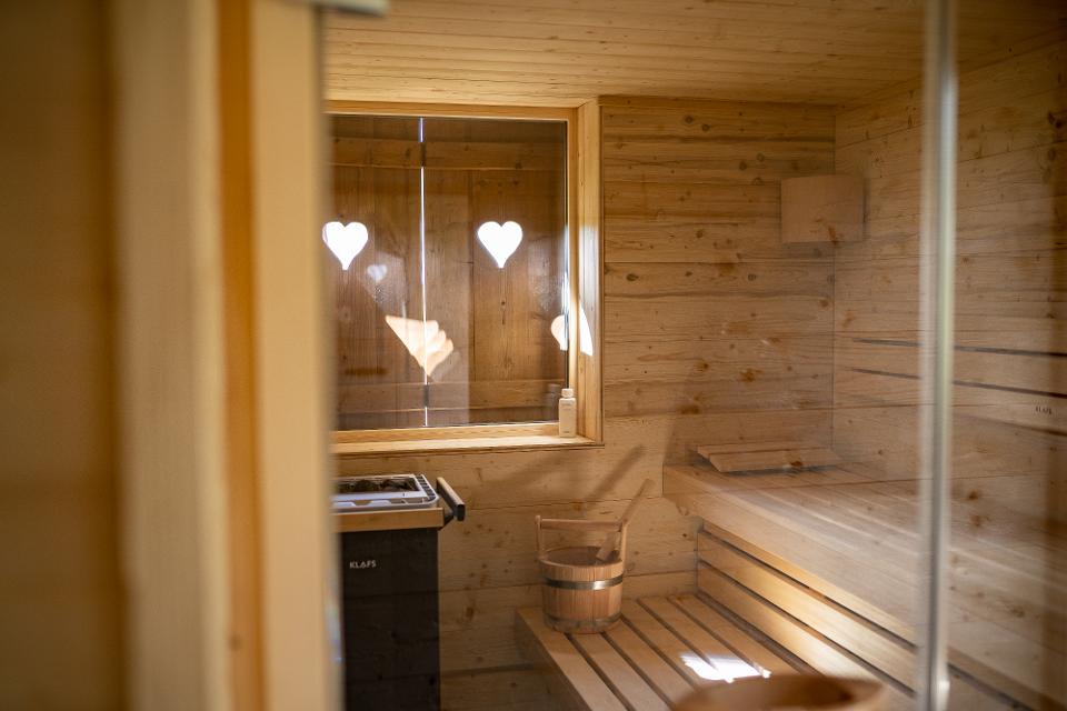 Blick von außen in die Sauna