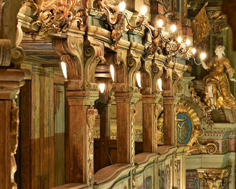 Das Welterbe „Markgräfliches Opernhaus“ ist ein herausragendes Zeugnis barocker Theater- und Festkultur. Erfahren Sie bei diesem Rundgang durchs Welterbe und die 2023 eröffnete Ausstellung, welche Bedeutung das barocke Konzept des Illusionismus und der Illusion für das Barocktheater an sich un...