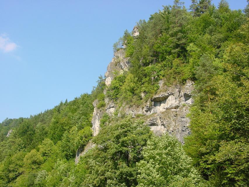 Durch die Felspartien im Wiesenttal bis zur Quelle an der Stempfermühle lässt es sich hier wandern. Der Blick vom Aussichtspunkt Pfaffenstein bei Moritz ist sehenswert.