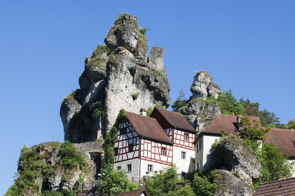 Durch idyllische Täler zu atemberaubenden Felsformationen (103 km in 5 Tagen).
                 title=