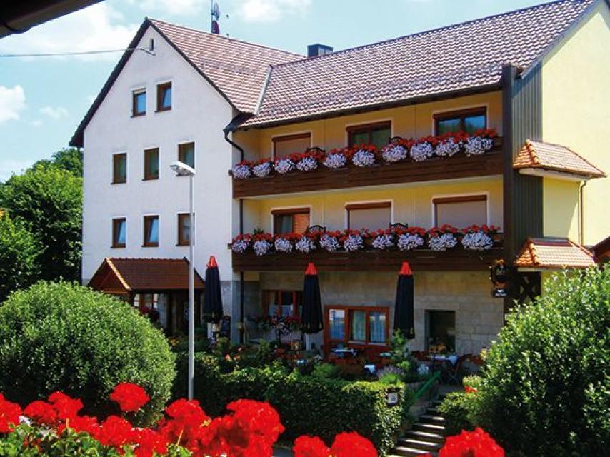 Ihr familiengeführter Gasthof in der wunderschönen Fränkischen Schweiz, ganz nahe an Nürnberg, Bayreuth und Bamberg.  
