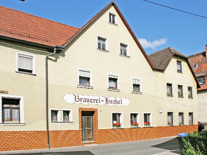 Herzlich willkommen in der Brauerei Heckel in Waischenfeld!
                 title=