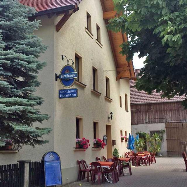 Gem&uuml;tliches fr&auml;nkisches Gasthaus mit Biergarten