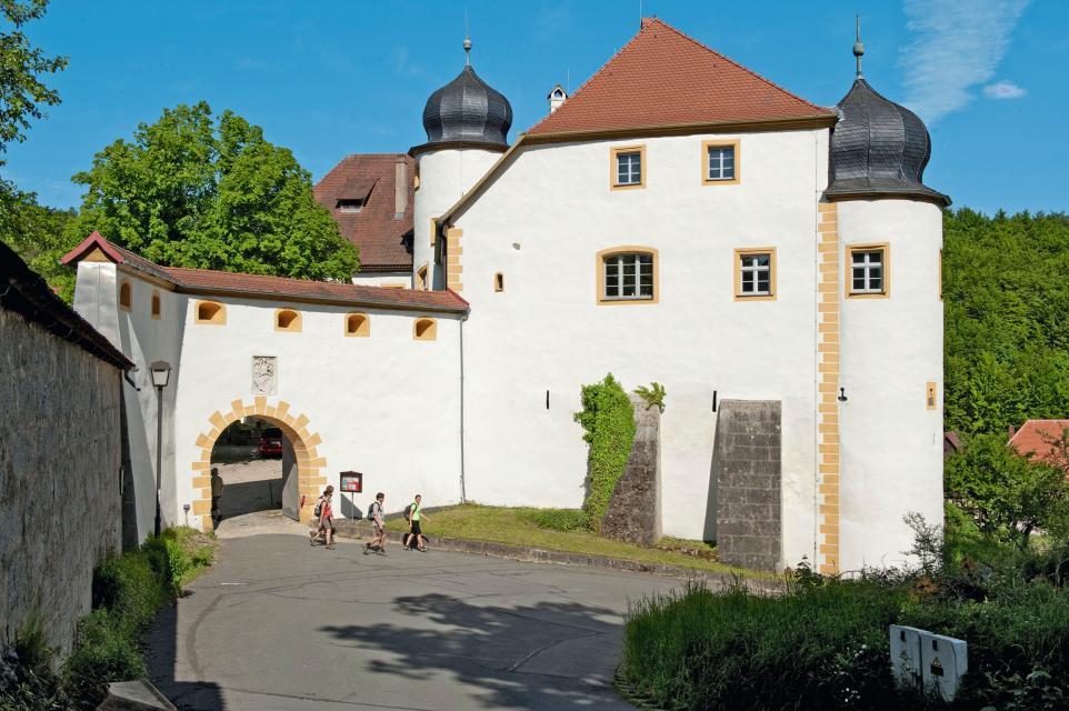 Die im Jahr 2018 als Genussort ausgezeichnete Gemeinde Aufseß ist auch Weltrekordhalter für die größte Brauereidichte (nach Einwohnern) weltweit.
                 title=