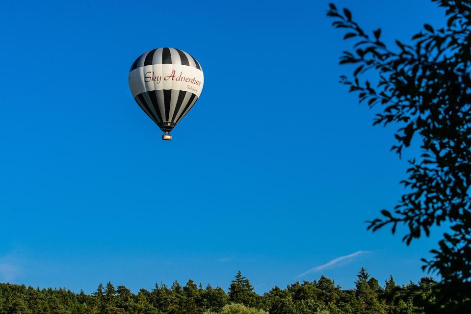 Ein unvergessliches Erlebnis – eine Ballonfahrt in den Sonnenaufgang in 2000 Meter Höhe über der Fränkischen Schweiz!
                 title=