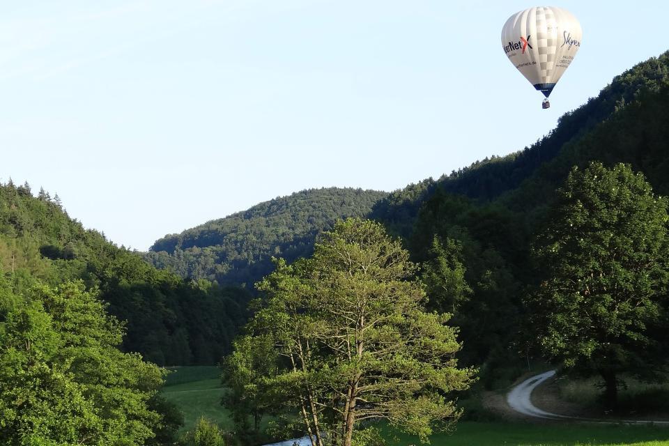 Erleben Sie die Fränkische Schweiz bei einer Ballonfahrt aus einer ganz neuen Perspektive!
                 title=