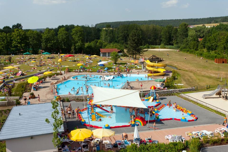 Willkommen im Ganzjahresbad in Pegnitz! Das CabrioSol bietet Ihnen Entspannung, Sport, Spaß und Erholung!