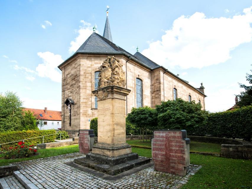 Hochbarocke Pfarrkirche nach den Pl&auml;nen von Michael K&uuml;chel.
