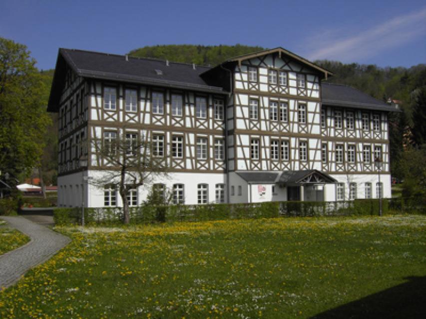 Vom Kurhaus übers Parkhotel zum heutigen Rathaus des Marktes WiesenttalSeit 1857 entwickelte sich Muggendorf zum Kurort und so entstand das ehemalige Kurhaus mit parkähnlichen Gartenanlagen