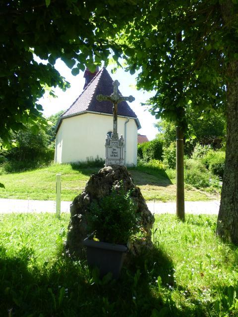 Die Kapelle wurde aus Dankbarkeit für die glückliche Rückkehr aus dem Ersten Weltkrieg von Georg Rupprecht im Jahre 1950/51 errichtet.