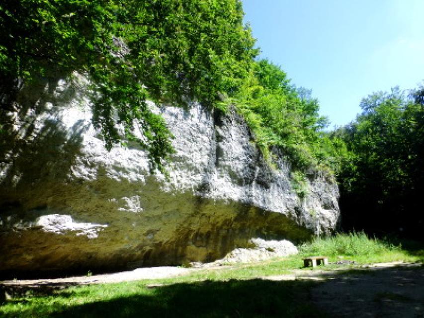 Die Klagemauer ist ein mächtiger Felsblock beim Signalstein. Die Felsmassive um den Signalstein sind vor allem bei Boulderern beliebt.