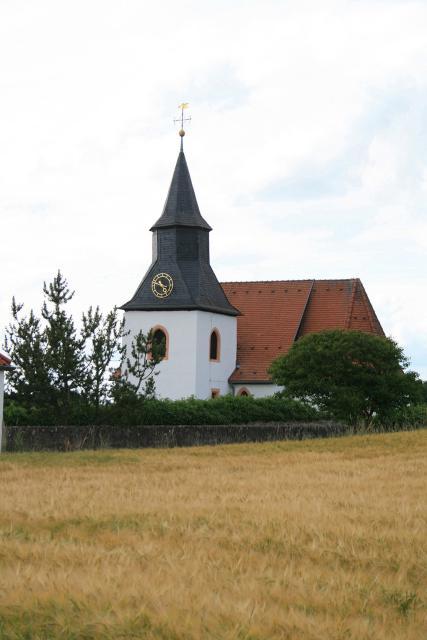 Bis zum Jahr 1938 erlaubte es der Graf von Giech den Wiesentfelser und Locher Bürgern, ihren Gottesdienst an besonderen Fest- und Feiertagen und viermal jährlich das Abend-mahl in der Schlosskapelle abzuhalten.