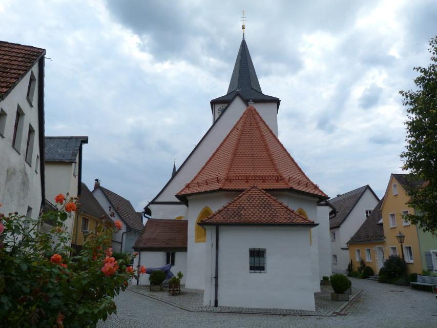 Kapellenplatz mit Marienkapelle