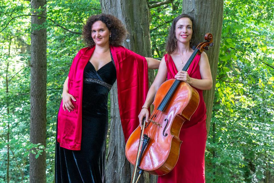 Lisa Wellisch (Klavier) und Tatjana Uhde (Cello)