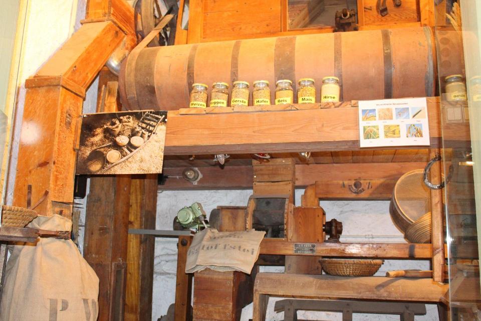 Wasserkraftnutzung früher und heute, Führung durchs kleine Mühlenmuseum
