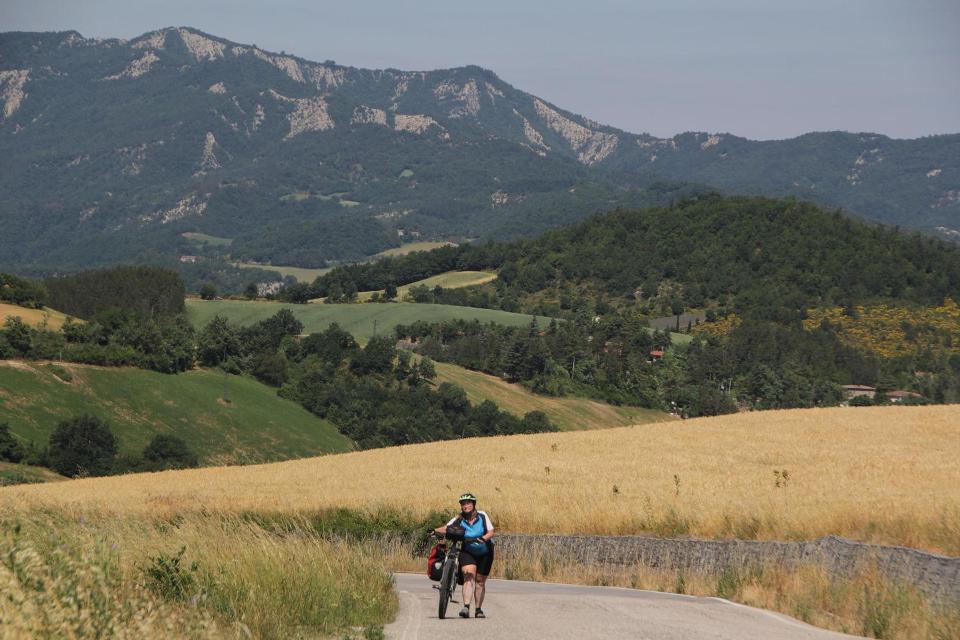 Im Rahmen der Städtefreundschaft zwischen den Gemeinden Betzenstein in der Fränkischen Schweiz und Baschi in Umbrien machen sich Thomas Häfner und seine Begleiter mit dem Fahrrad auf den mehr als 1.200 km langen Weg nach Italien.