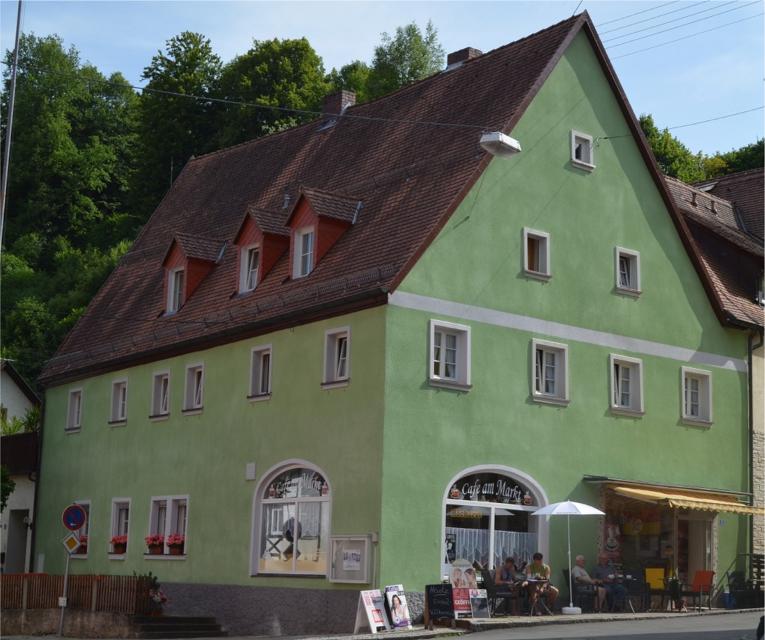 Kleines Café mit Bäckerei im Herzen der Fränkischen Schweiz. 