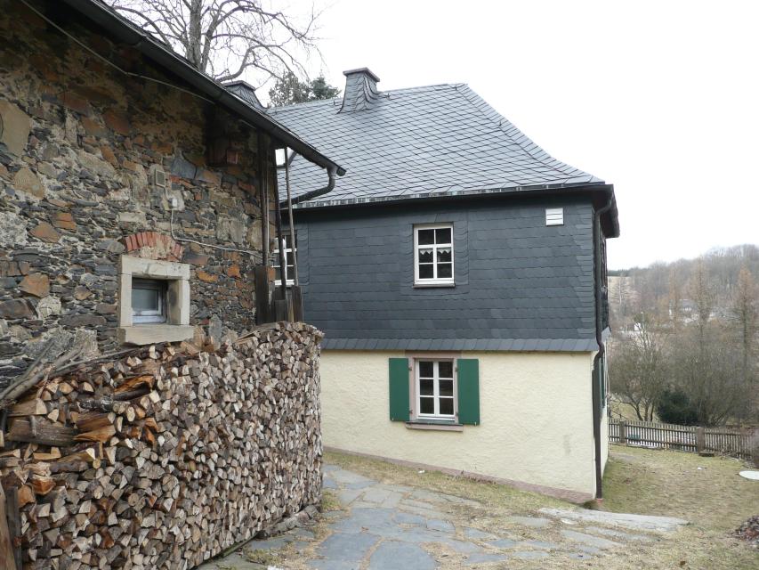 Bergbau und Geologie sind die Themenschwerpunkte im Wanderheim "Forsthaus Gerlas". Das neu renovierte Wanderheim bietet der Ausstellung im Mineralienzimmer ein geeignetes Umfeld.