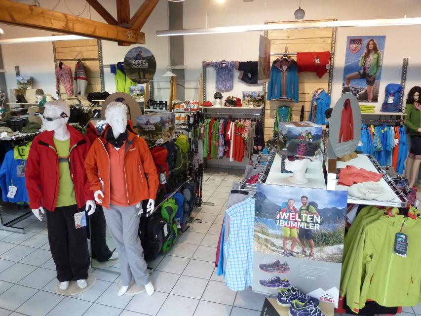 Wanderausstatter und Partner der Qualitätsregion Wanderbares Deutschland Frankenwald, im Kronacher Ortsteil Neuses. Ski-Sport Ausstattung ist hier auch erhältlich. 