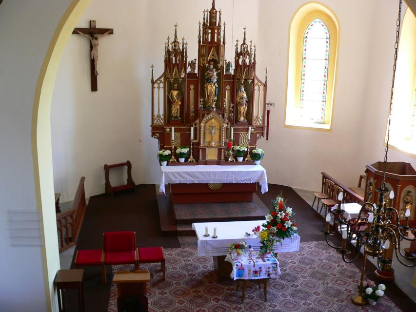 Die Kapelle Mariä Heimsuchung, im Volksmund "Marienkapelle" genannt, liegt direkt am FrankenwaldSteigla Der Kirchgänger, am FrankenwaldSteig und an verschiedenen anderen Wanderwegen.