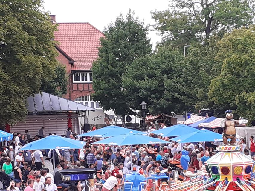 Sommerkirchweih in Küps mit Antik- und Trödelmarkt.