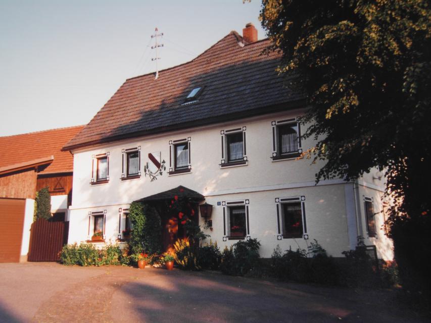 Gästehaus in einem ruhigen Ortsteil von Kronach mit malerischen Ausblicken von den umliegenden Höhen.