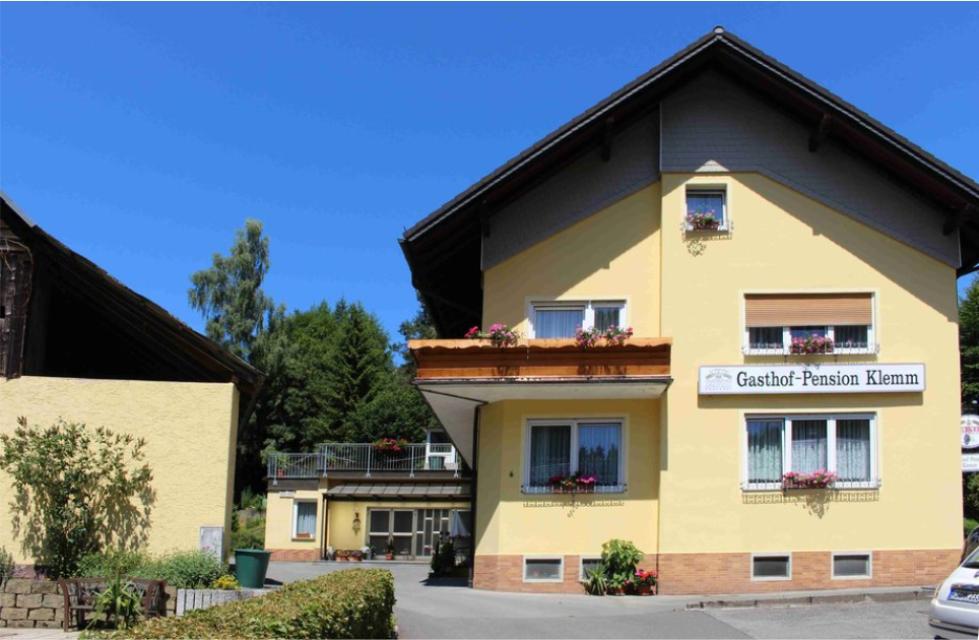 Gemütliches Gasthaus in der Ortsmitte von Langenau mit insgesamt 14 Betten.