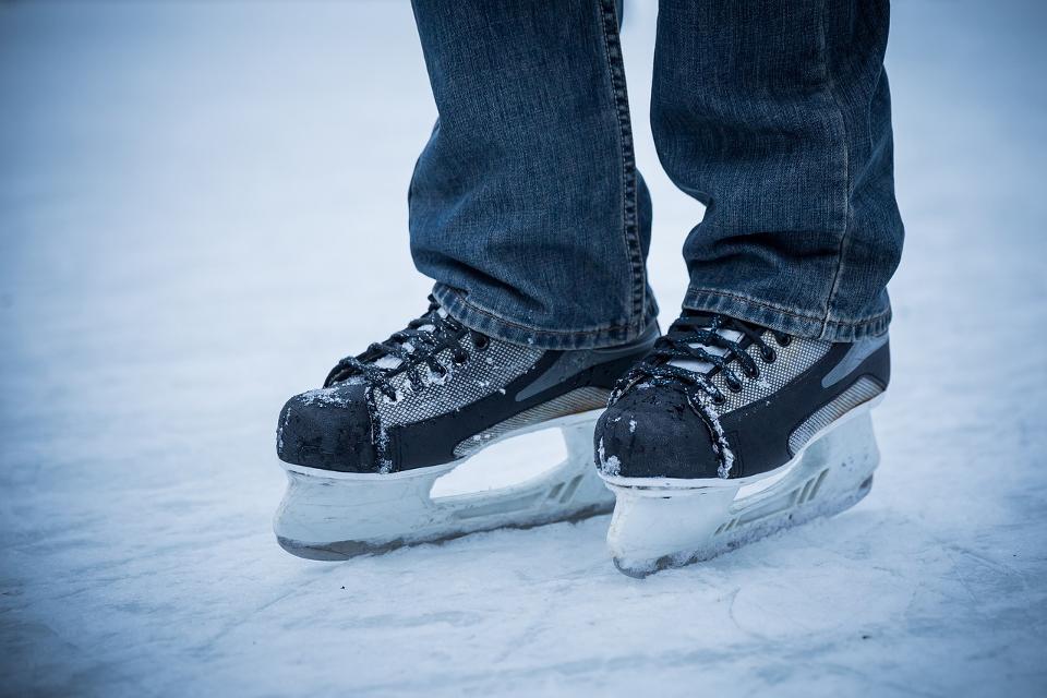 Auf der Eislauffläche am Skaterplatz ist Winterspaß vorprogrammiert! Auf der natürlichen Eislauffläche erwartet Sie ein tolles Wintererlebnis!
